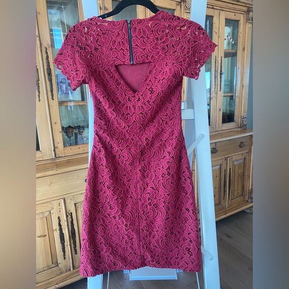 Sugarlips lace cocktail mini dress with back cut-out detail, red size XS - Picture 4 of 14